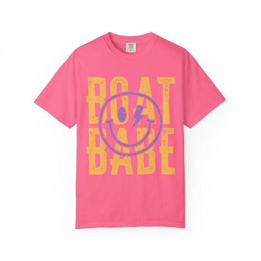 Boat Babe T‑Shirt — Retro Smiley Nautical Graphic Tee