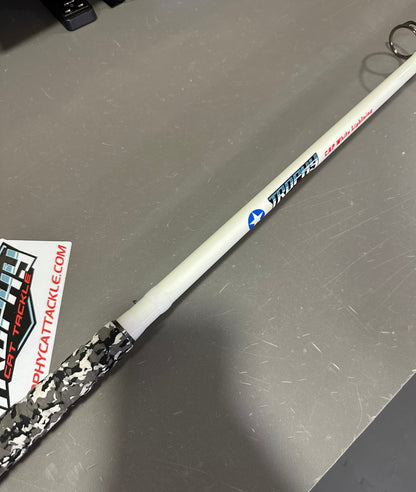 The White Lightning Catfish Rod - Spinning